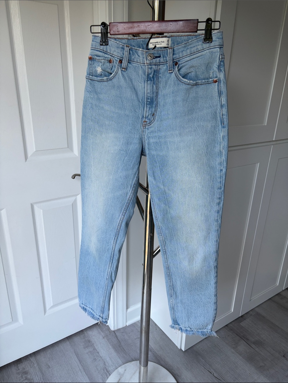 Abercrombie & Fitch Light Blue High Rise Mom Jeans, Size 26/2R.